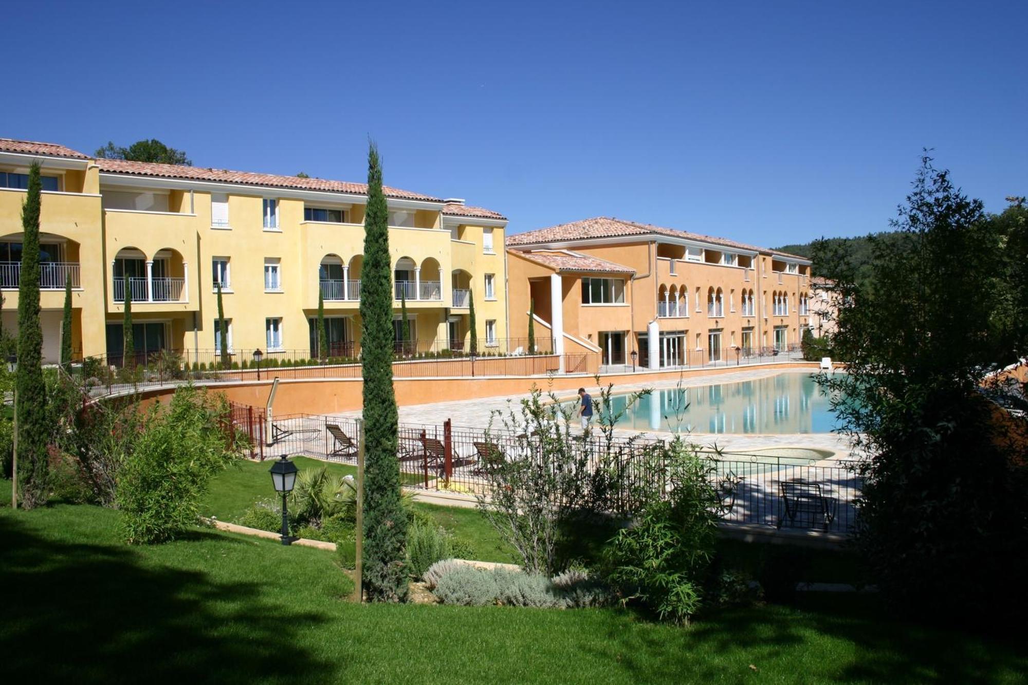 Residence Odalys La Licorne De Haute Provence グレウー・レ・バン エクステリア 写真